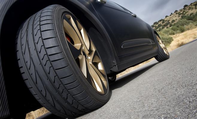 مواطن يدهس 4 أشخاص قرب صالة