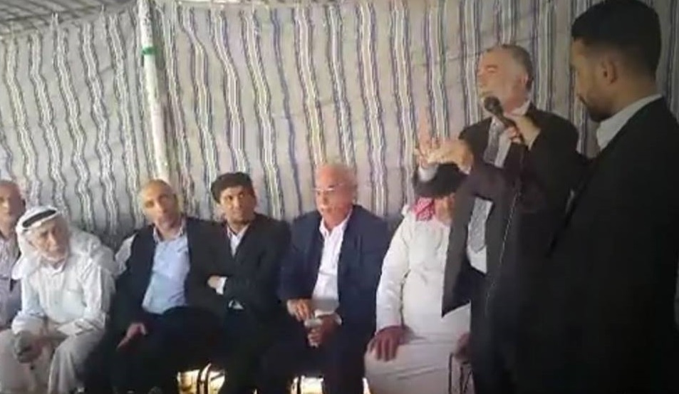 الوحش يمزق «الشيك»