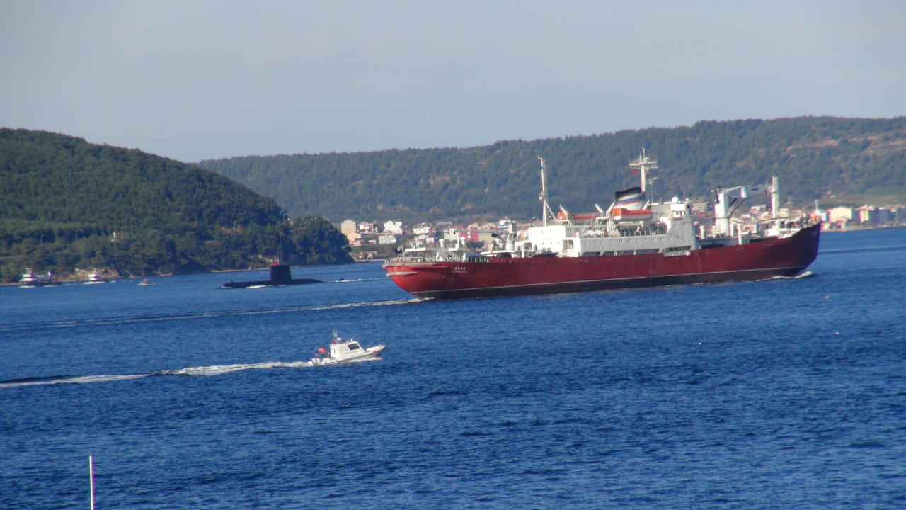 سفينة تنشطر إلى جزأين قبالة شمال