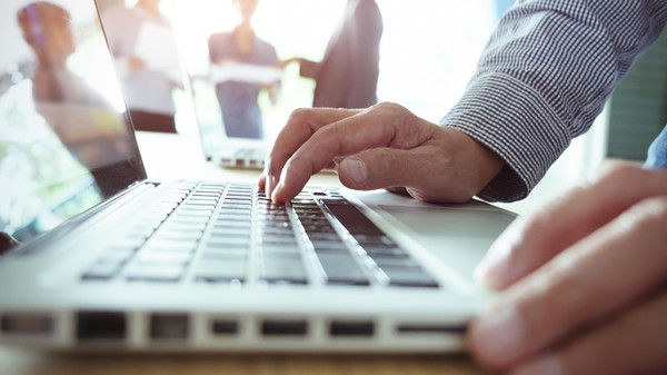 لا للكسل.. العمل يقيك من خطر