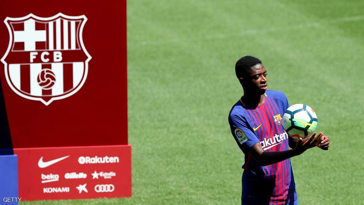 لماذا تعاند الكرة النجوم أثناء تقديمهم؟