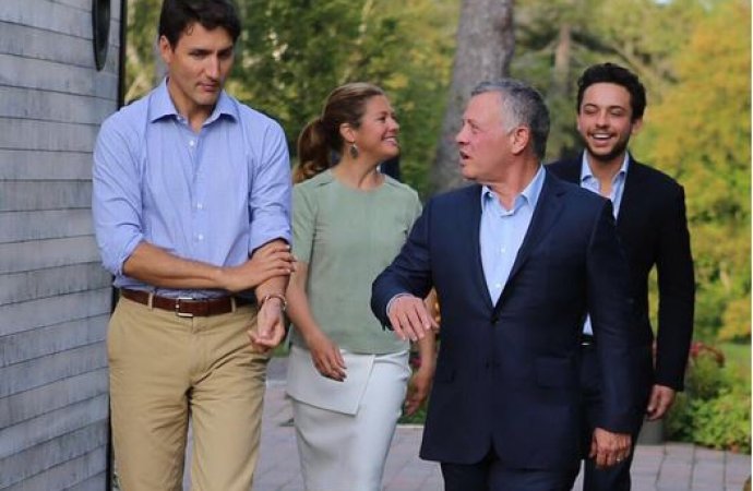 الملك وولي العهد يحضران عشاء عمل