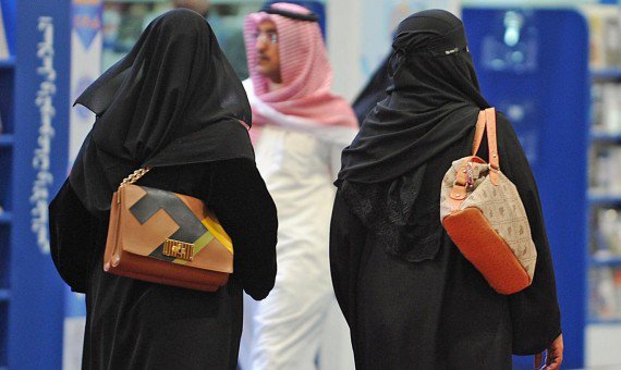 داعية سعودي: المرأة لها «صلاحية انتهاء»