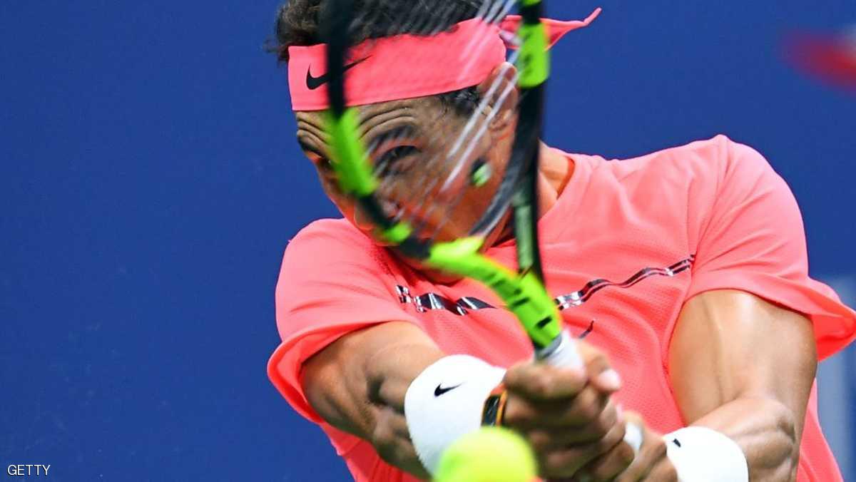 نادال يخطو نحو فيدرر ويلقن لايوفيتش