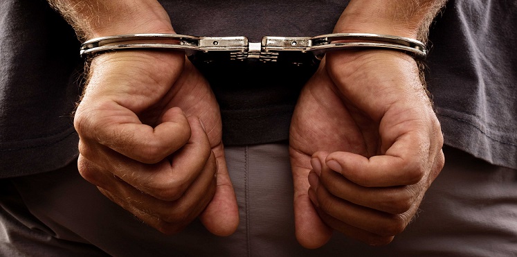 القبض على محتال أوهم مواطنين باخراج