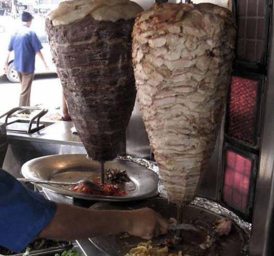 مطعم شاورما مقدسي يغضب حاخامات اليهود