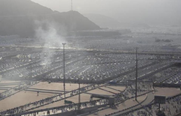 السعودية تشرع برش الحجاج بالماء بسبب