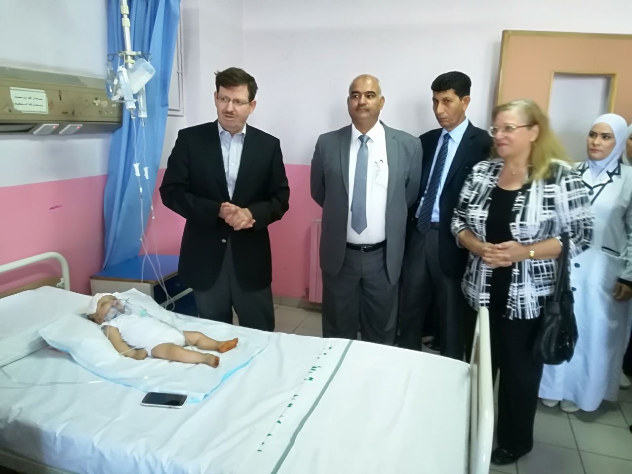 وزير الصحة يوجه رسالة من مستشفى