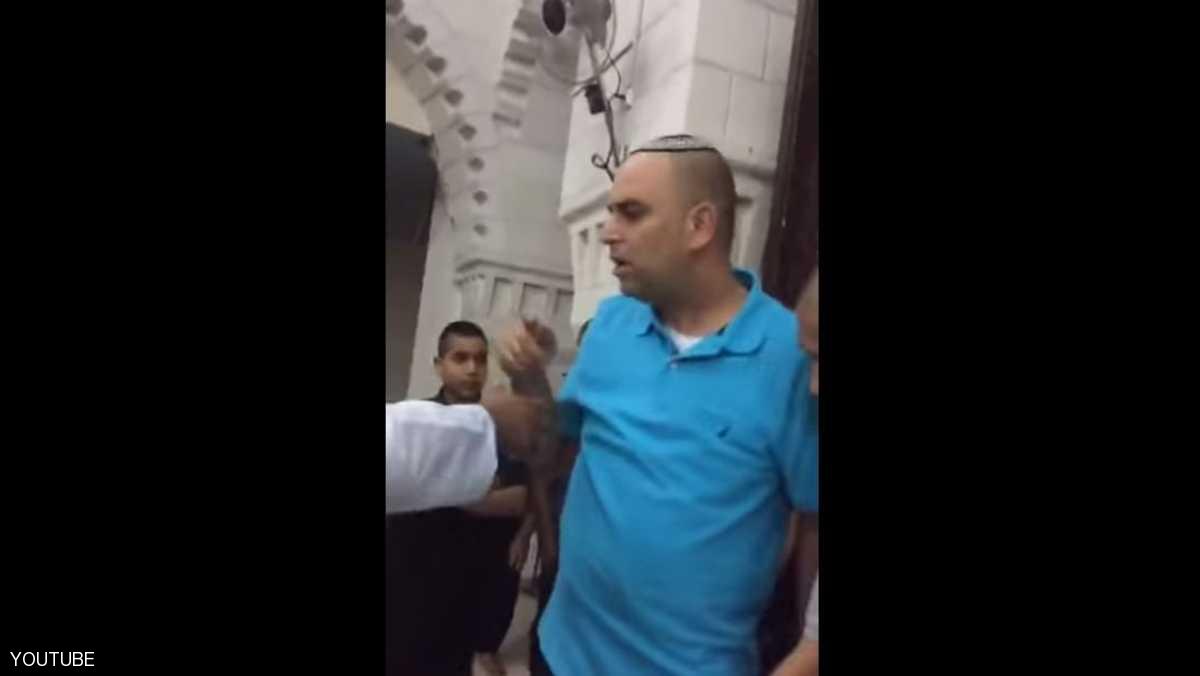 رئيس بلدية إسرائيلي يحاول منع صلاة