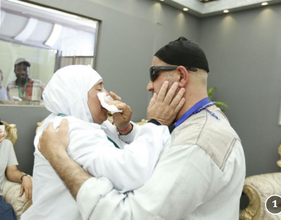 الحج يجمع بين شقيقين بعد فراق