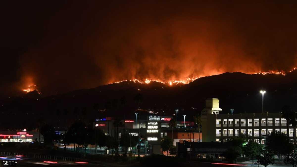 حرائق هائلة تلتهم غابات لوس أنجليس