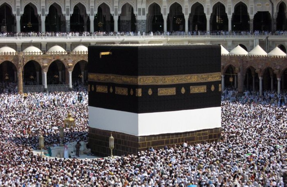 مشهد جمالي في صحن الكعبة بثالث