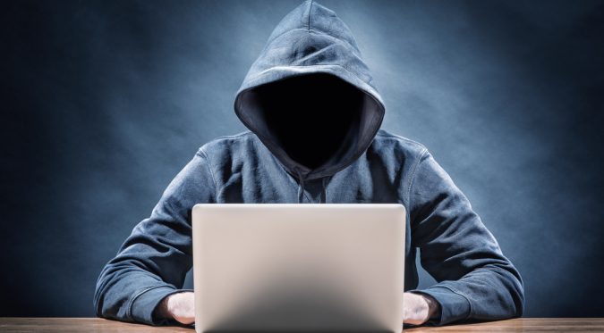 كأننا نقول لهم: ’تعالوا اسرقوا حساباتنا‘..