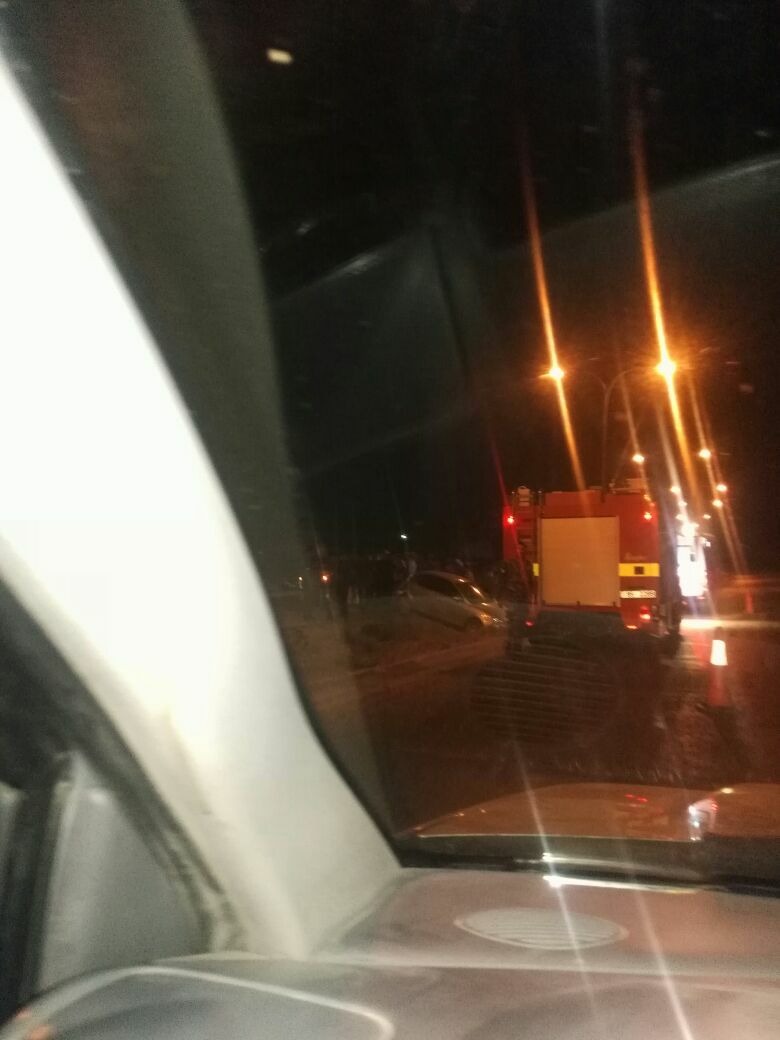 7 اصابات باصطدام مركبة بعمود كهرباء