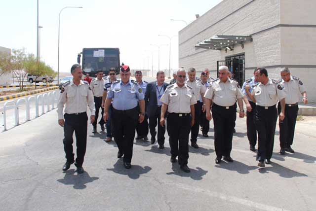 الحمود يتفقد إجراءات جمرك المدورة ومطار