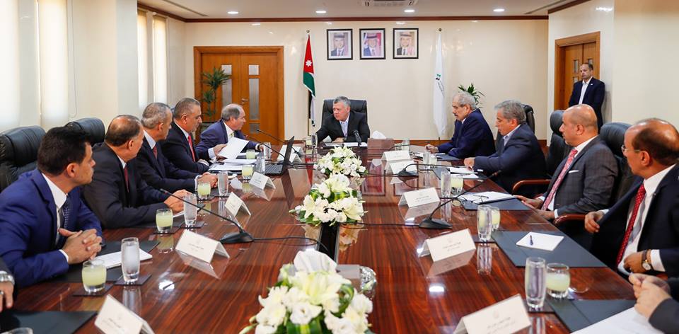 الملك يؤكد أهمية وجود استراتيجية لجذب