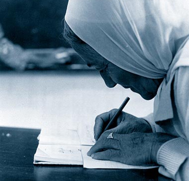 مسنة أردنية تغلبت على «الأمية».. واتجهت