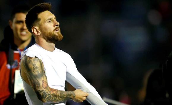 ريال مدريد يتمنى ارتداء ميسي للقميص