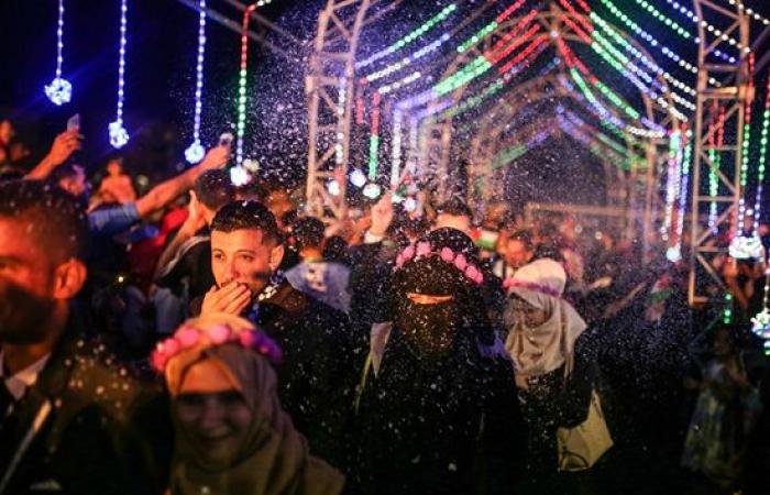 200 عريس وعروس يتضامنون مع الروهنغيا