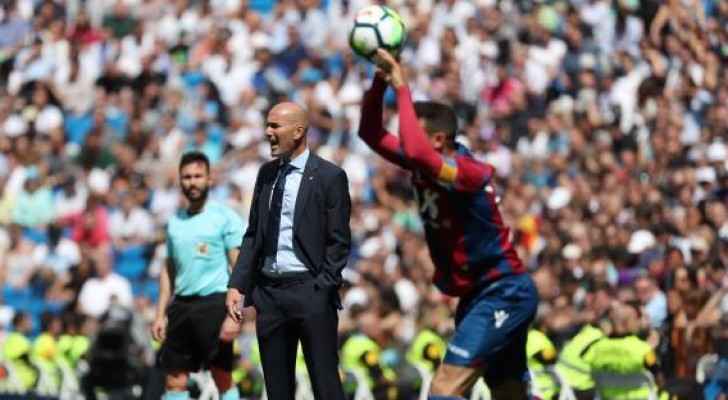 زيدان يقدم طلبا عاجلا لرئيس ريال