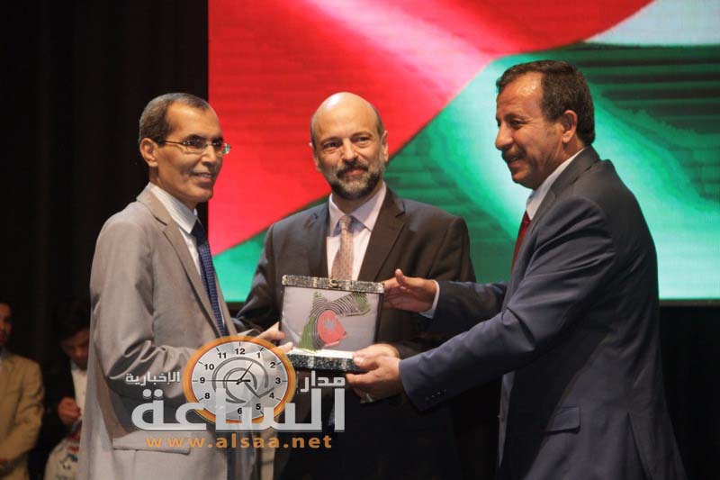 مندوبا عن ولي العهد.. الرزاز يرعى