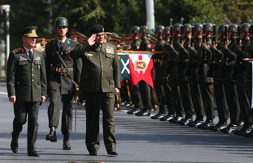 اجتماع مغلق بين رئيس الأركان التركي