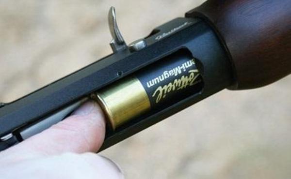 شخص يطلق عيارا ناريا ويصيب مواطنا