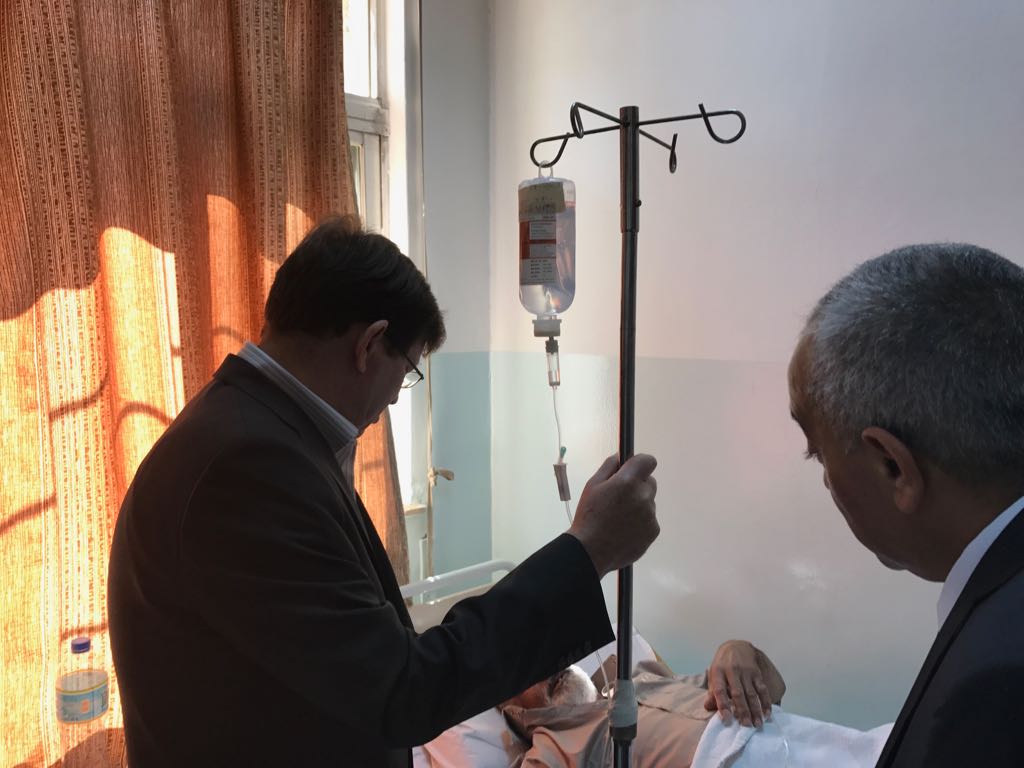 إغلاق مطعم تسمم فيه 20 شخصا