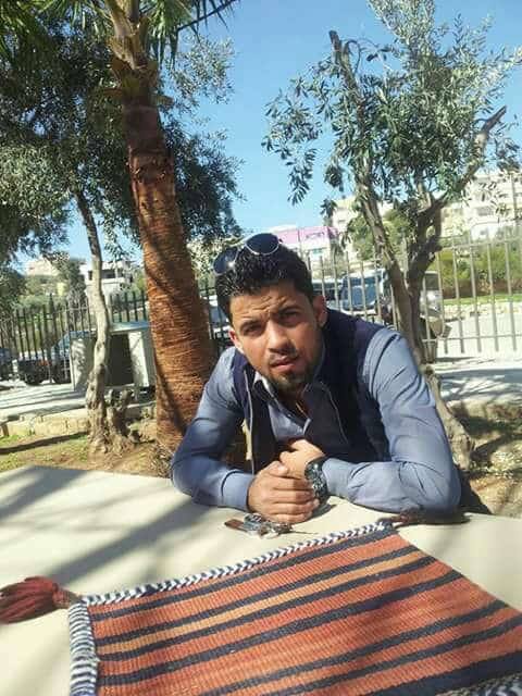 جمال قرقودة يبارك لزميله اسامة العبادي