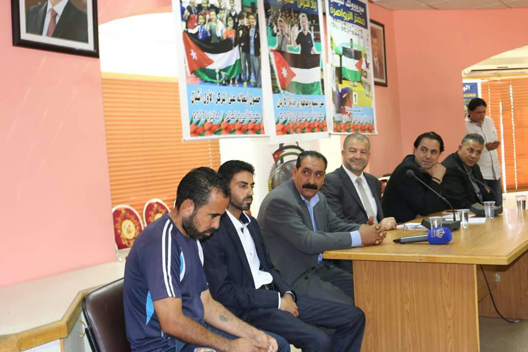 أبو السكر يكرم أبطال الزرقاء (صور)