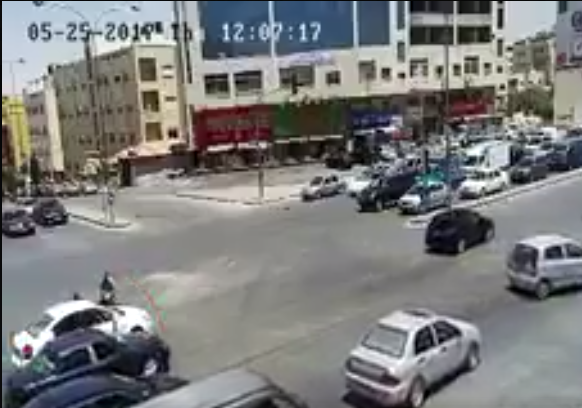 بالفيديو: كاميرا الأمن توثق حادث دهس