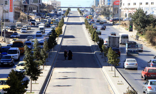 ربط عمان بالزرقاء في الباص السريع