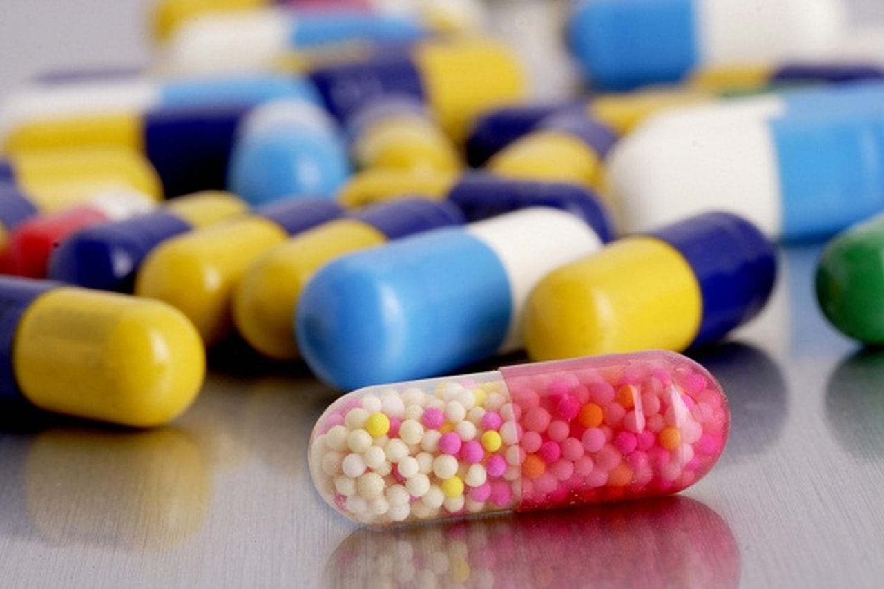 الغذاء والدواء تحذر من شراء المكملات