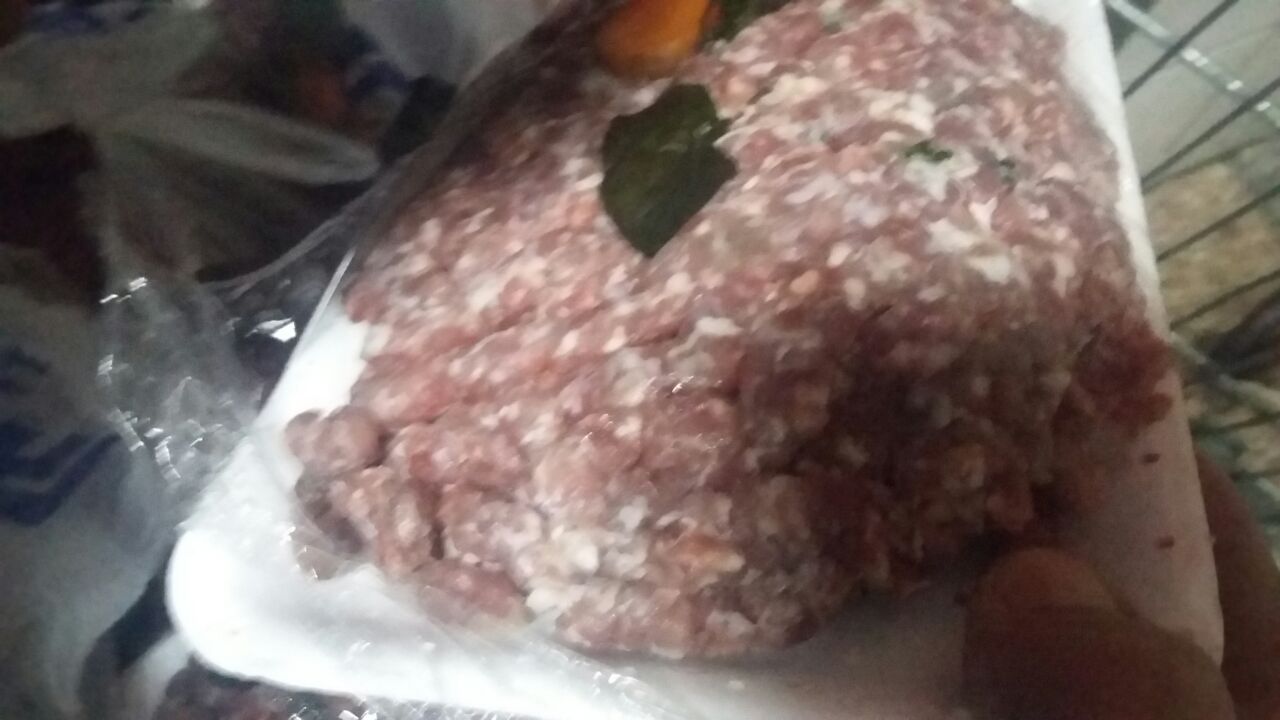 ضبط لحوم فاسدة في مول بالزرقاء