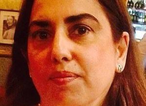 أميرة إيرانية ومليونيرة تتحدث 4 لغات