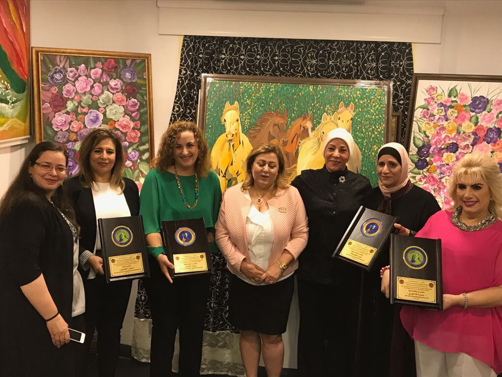 بالصور.. مبادرة ,شكرا لها‘ تكرم سيدات