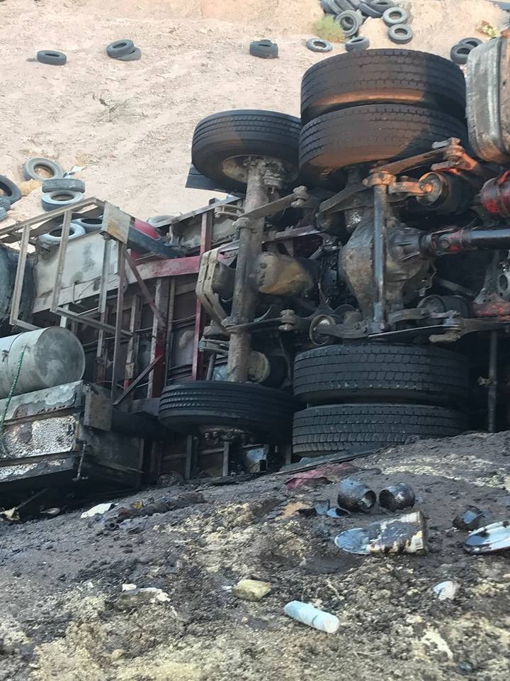 وفاة سائق صهريج بحادث تدهور بالقرب