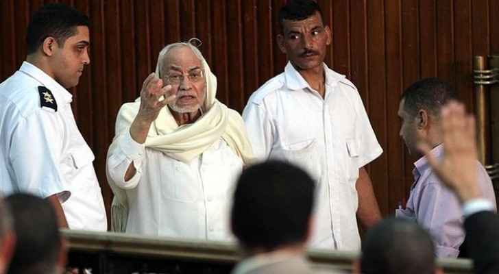 بحضور 4 أشخاص.. دفن مرشد الإخوان