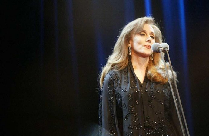 فيروز تطلق ’ببالي‘.. 10 أغنيات طال