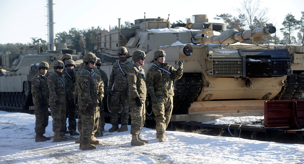 رسائل غامضة للجنود الأميركيين تأمرهم بمغادرة