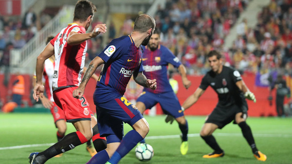 برشلونة يكتفي بثلاثية في شباك جاره