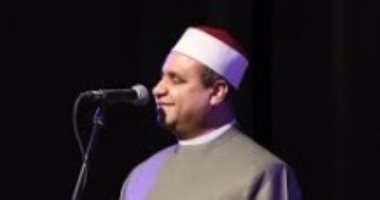 بسبب غنائه لـ أم كلثوم ..