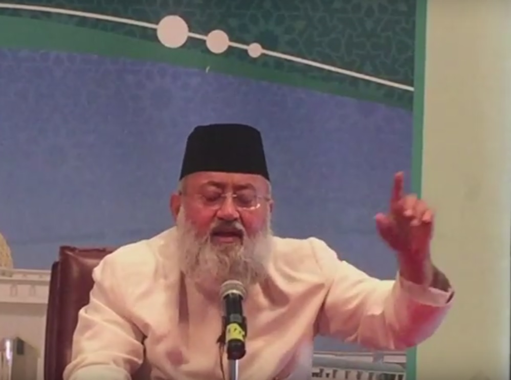 عمان تطرد داعية هنديا بسبب السعودية