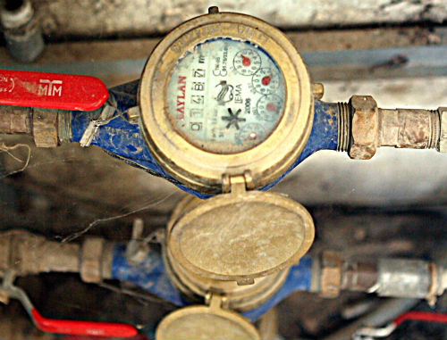 ضبط شخص يسرق المياه ويبيعها للمواطنين