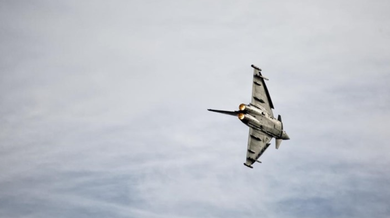 نهاية مأساوية لطيار إيطالي أثناء تقديمه