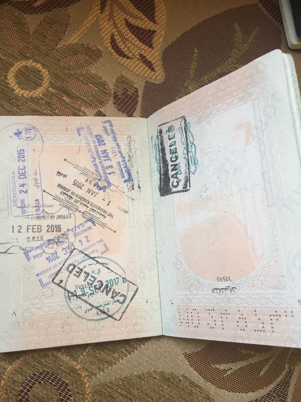 شكوى ضد شركة سياحية ووكالة طيران