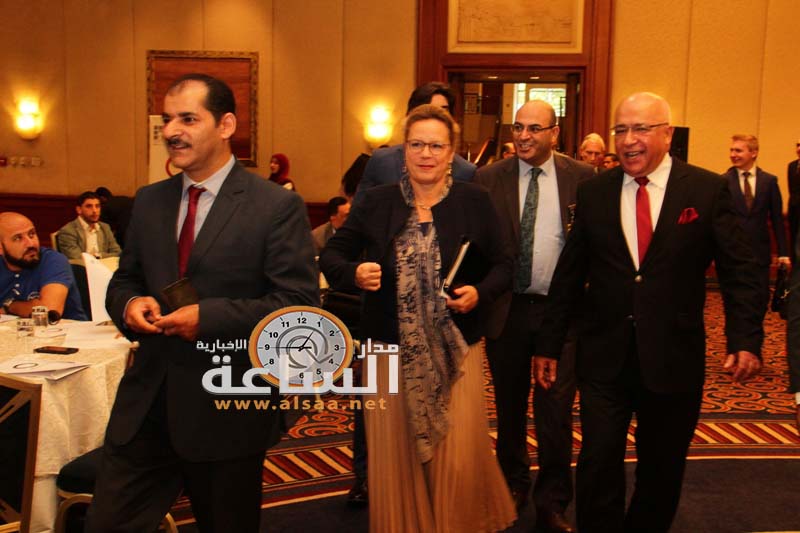 إطلاق برنامج المعهد السياسي (صور)