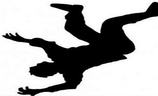 وفاة ثلاثيني سقط من الطابق الخامس