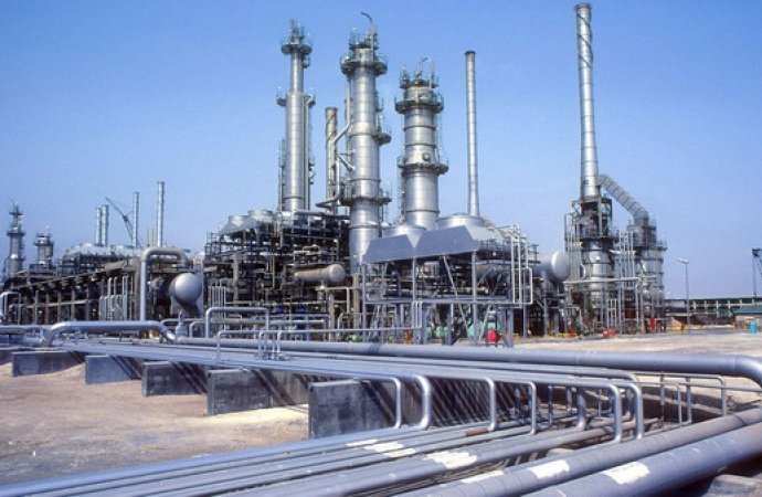 النفط يسجل أعلى مستوى منذ عامين..