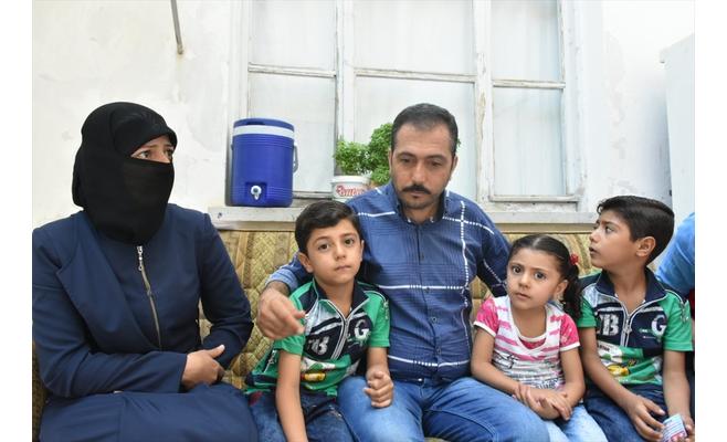 سوري يتعلم الكلام على يد أطفاله